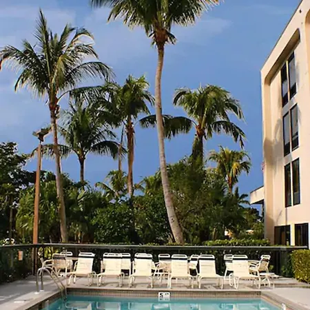 Hampton Inn Naples-Central 